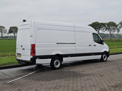 Mercedes-Benz SPRINTER 319 L3H2 ac automaat EURO6 V6 3.0 ltr stoelverwarming camera carplay cruisecontrol trekhaak 3500 kg foto 3