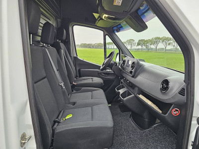 Mercedes-Benz SPRINTER 319 L3H2 ac automaat EURO6 V6 3.0 ltr stoelverwarming camera carplay cruisecontrol trekhaak 3500 kg foto 7