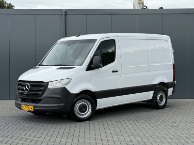 Mercedes-Benz Sprinter 211 2.2 CDI AUTOMAAT 3.0T / L1H1 / CRUISE / CAMERA / AIRCO / NAVI / CARPLAY / 3-ZITS foto 2