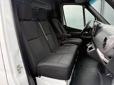Mercedes-Benz Sprinter 211 2.2 CDI AUTOMAAT 3.0T / L1H1 / CRUISE / CAMERA / AIRCO / NAVI / CARPLAY / 3-ZITS foto 6