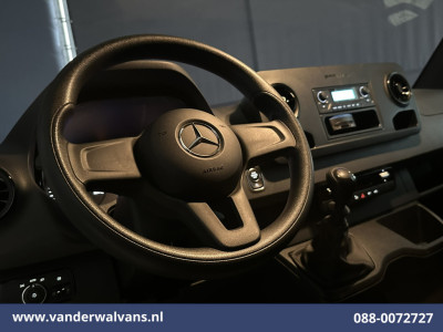 Mercedes-Benz Sprinter 211 CDI 115pk L2H2 Euro6 Airco | Camera | Trekhaak Bijrijdersbank foto 12