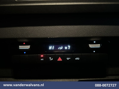 Mercedes-Benz Sprinter 211 CDI 115pk L2H2 Euro6 Airco | Camera | Trekhaak Bijrijdersbank foto 3