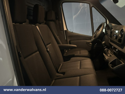 Mercedes-Benz Sprinter 211 CDI 115pk L2H2 Euro6 Airco | Camera | Trekhaak Bijrijdersbank foto 4