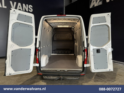 Mercedes-Benz Sprinter 211 CDI 115pk L2H2 Euro6 Airco | Camera | Trekhaak Bijrijdersbank foto 9