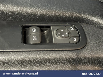 Mercedes-Benz Sprinter 211 CDI 115pk L2H2 Euro6 Airco | Trekhaak | Bijrijdersbank bluetooth telefoonvoorbereiding 17