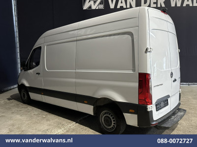Mercedes-Benz Sprinter 214 CDI 143pk L2H2 Euro6 Airco | Camera | Apple Carplay | Chauffeursstoel Android Auto, Bijrijdersbank foto 9