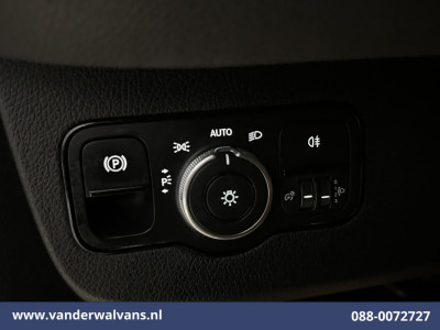 Mercedes-Benz Sprinter 214 CDI 143pk L2H2 Euro6 Airco | Camera | Apple Carplay | Chauffeursstoel Android Auto, Stoelverwarming, Bijrijdersbank foto 16