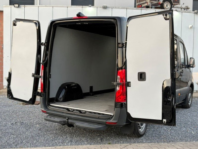 Mercedes-Benz Sprinter 215CDI AUTOMAAT FWD L2H1 foto 8