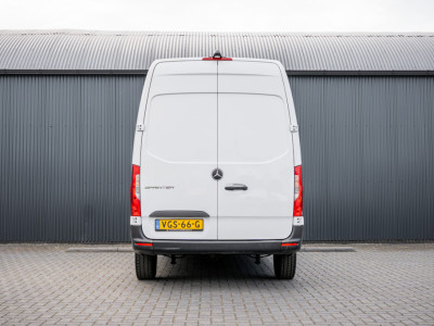 Mercedes-Benz Sprinter 311 CDI RWD L2H2 | | Volledig Ingericht | Mbux | Camera | Climatronic 8