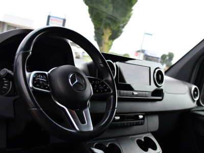 Mercedes-Benz Sprinter 314 2.2 CDI L2H2 Black Edition Full Options! Adaptieve Cruise, Camera, LED, Memory, Standkachel, Stoelverwarming, Trekhaak, Voorruit verwarming, Carplay, 10,5 Mbux, Uniek! 12