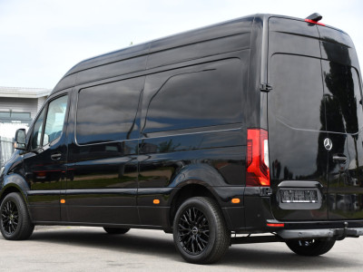 Mercedes-Benz Sprinter 314 2.2 CDI L2H2 Black Edition Full Options! Adaptieve Cruise, Camera, LED, Memory, Standkachel, Stoelverwarming, Trekhaak, Voorruit verwarming, Carplay, 10,5 Mbux, Uniek! 3