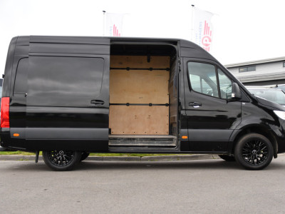 Mercedes-Benz Sprinter 314 2.2 CDI L2H2 RWD Black Edition Camera, Carplay, Sensoren, 143pk, Automaat, Trekhaak, 7 Mbux, Uniek! foto 11