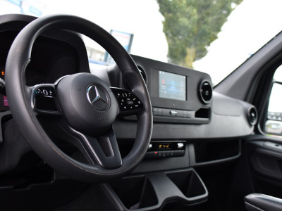 Mercedes-Benz Sprinter 314 2.2 CDI L2H2 RWD Black Edition Camera, Carplay, Sensoren, 143pk, Automaat, Trekhaak, 7 Mbux, Uniek! foto 12