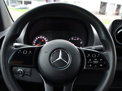 Mercedes-Benz Sprinter 314 2.2 CDI L2H2 RWD Black Edition Camera, Carplay, Sensoren, 143pk, Automaat, Trekhaak, 7 Mbux, Uniek! foto 14