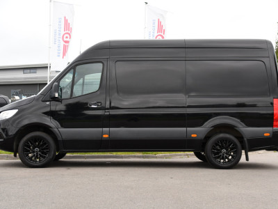 Mercedes-Benz Sprinter 314 2.2 CDI L2H2 RWD Black Edition Camera, Carplay, Sensoren, 143pk, Automaat, Trekhaak, 7 Mbux, Uniek! foto 9