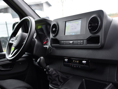 Mercedes-Benz Sprinter 314 2.2 CDI L2H2 RWD Camera, Cruise, Carplay, Sensoren, Multimedia, Stoelverwarming, UNIEK! foto 13