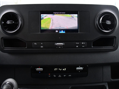 Mercedes-Benz Sprinter 314 2.2 CDI L2H2 RWD Camera, Cruise, Carplay, Sensoren, Multimedia, Stoelverwarming, UNIEK! foto 17