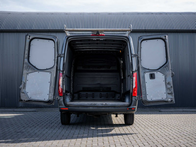 Mercedes-Benz Sprinter 314 CDI RWD L2H1 | Automaat | 3-Zits | Camera | Cruise | Mbux | Airco | Imperiaal foto 15