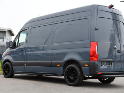 Mercedes-Benz Sprinter 315 1.9 CDI L2H2 AMG Edition Adaptieve Cruise, Camera, Carplay, 150pk, LED, Dodehoek, Sensoren, Multimedia, Uniek! foto 3