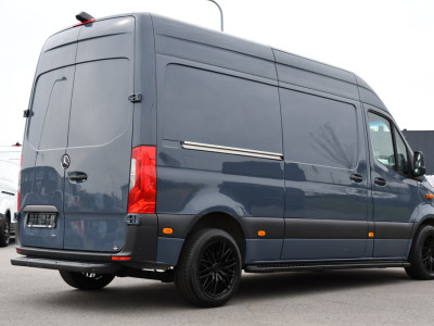 Mercedes-Benz Sprinter 315 1.9 CDI L2H2 AMG Edition Adaptieve Cruise, Camera, Carplay, 150pk, LED, Dodehoek, Sensoren, Multimedia, Uniek! foto 5