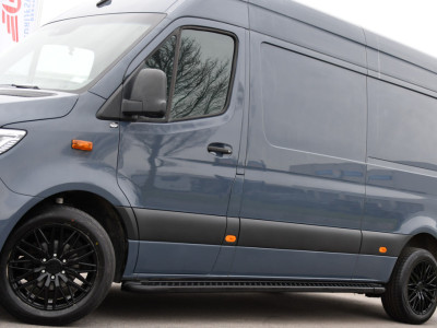 Mercedes-Benz Sprinter 315 1.9 CDI L2H2 AMG Edition Adaptieve Cruise, Camera, Carplay, 150pk, LED, Dodehoek, Sensoren, Multimedia, Uniek! foto 9