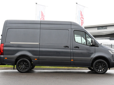 Mercedes-Benz Sprinter 315 1.9 CDI L2H2 RWD PB Edition Camera, Carplay, LED, 3500kg Trekhaak, Mbux, 150pk, Automaat, Clima, Stoelverwarming, Uniek! 10