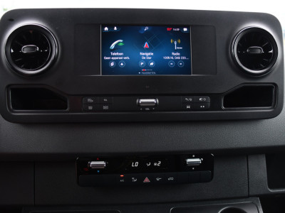 Mercedes-Benz Sprinter 315 1.9 CDI L2H2 RWD PB Edition Camera, Carplay, LED, 3500kg Trekhaak, Mbux, 150pk, Automaat, Clima, Stoelverwarming, Uniek! 19