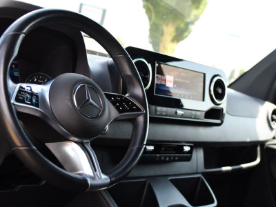 Mercedes-Benz Sprinter 315 1.9 CDI L2 Pro PB Edition FACELIFT! Adaptieve Cruise, Camera, Carplay, LED, Automaat, 10,5 Mbux, 150pk, Clima, binnenspiegel camera, Uniek! 2