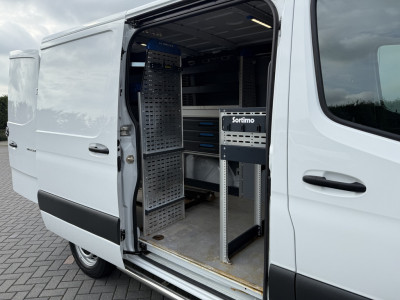 Mercedes-Benz Sprinter 315 150 PK 3.2 t / L1H1 / 2x SCHUIFDEUR / SORTIMO INRICHTING / CAMERA / CRUISE / AIRCO / CARPLAY foto 12