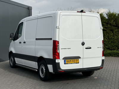Mercedes-Benz Sprinter 315 150 PK 3.2 t / L1H1 / 2x SCHUIFDEUR / SORTIMO INRICHTING / CAMERA / CRUISE / AIRCO / CARPLAY foto 6