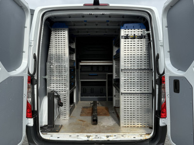 Mercedes-Benz Sprinter 315 150 PK 3.2 t / L1H1 / 2x SCHUIFDEUR / SORTIMO INRICHTING / CAMERA / CRUISE / AIRCO / CARPLAY foto 7