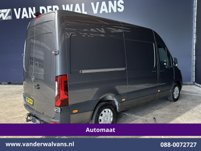 Mercedes-Benz Sprinter 315 CDI 150pk 9G-Tronic 3500kg Trekhaak L2H2 Euro6 Airco | Camera | Navigatie | MBUX | LED | Apple Carplay Android Auto, Cruisecontrol, Parkeersensoren, Bijrijdersbank foto 14
