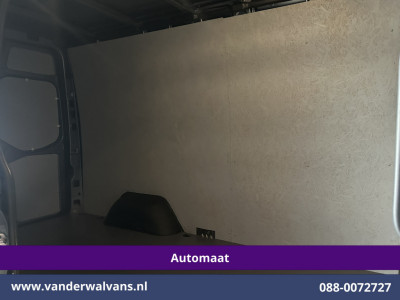 Mercedes-Benz Sprinter 315 CDI 150pk 9G-Tronic 3500kg Trekhaak L2H2 Euro6 Airco | Camera | Navigatie | MBUX | LED | Apple Carplay Android Auto, Cruisecontrol, Parkeersensoren, Bijrijdersbank foto 16