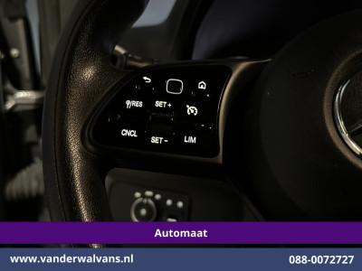 Mercedes-Benz Sprinter 315 CDI 150pk 9G-Tronic 3500kg Trekhaak L2H2 Euro6 Airco | Camera | Navigatie | MBUX | LED | Apple Carplay Android Auto, Cruisecontrol, Parkeersensoren, Bijrijdersbank foto 7
