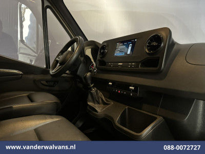 Mercedes-Benz Sprinter 315 CDI 150pk L2H2 Euro6 Airco | Camera | Apple Carplay | Cruisecontrol | Chauffeursstoel Android Auto, Parkeersensoren, Leder, Bijrijdersbank foto 15