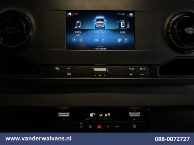 Mercedes-Benz Sprinter 315 CDI 150pk L2H2 Euro6 Airco | Camera | Apple Carplay | Cruisecontrol | Chauffeursstoel Android Auto, Parkeersensoren, Leder, Bijrijdersbank foto 17
