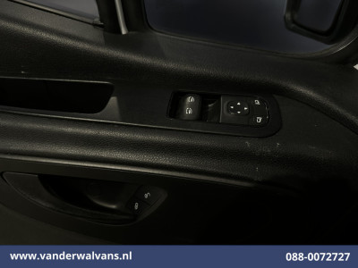 Mercedes-Benz Sprinter 315 CDI 150pk L2H2 Euro6 Airco | Camera | Apple Carplay | Cruisecontrol | Chauffeursstoel Android Auto, Parkeersensoren, Leder, Bijrijdersbank foto 18