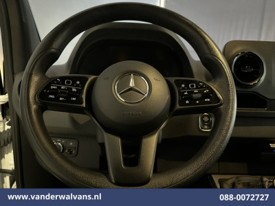 Mercedes-Benz Sprinter 315 CDI 150pk L2H2 Euro6 Airco | Camera | Apple Carplay | Cruisecontrol | Chauffeursstoel Android Auto, Parkeersensoren, Leder, Bijrijdersbank foto 4