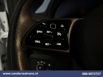 Mercedes-Benz Sprinter 315CDI 150pk L2H2 Euro6 Airco | Camera | Navigatie | Apple Carplay | Cruisecontrol Android Auto, Chauffeursstoel, Parkeersensoren, Bijrijdersbank foto 6