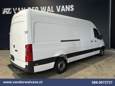 Mercedes-Benz Sprinter 315 CDI 150pk L3H2 Euro6 Airco | Camera | Apple Carplay | Chauffeursstoel | Cruisecontrol Android Auto, Stoelverwarming, 270 Graden Achterdeuren, Bijrijdersbank foto 12