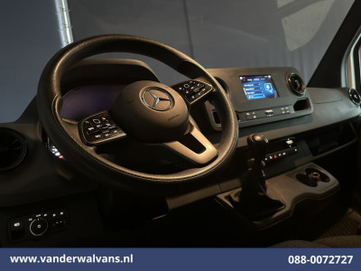 Mercedes-Benz Sprinter 315 CDI 150pk L3H2 Euro6 Airco | Camera | Apple Carplay | Chauffeursstoel | Cruisecontrol Android Auto, Stoelverwarming, 270 Graden Achterdeuren, Bijrijdersbank foto 16