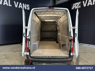 Mercedes-Benz Sprinter 315 CDI 150pk L3H2 Euro6 Airco | Camera | Apple Carplay | Chauffeursstoel | Cruisecontrol Android Auto, Stoelverwarming, 270 Graden Achterdeuren, Bijrijdersbank foto 3
