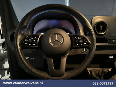 Mercedes-Benz Sprinter 315 CDI 150pk L3H2 Euro6 Airco | Camera | Apple Carplay | Chauffeursstoel | Cruisecontrol Android Auto, Stoelverwarming, 270 Graden Achterdeuren, Bijrijdersbank foto 8