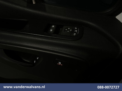 Mercedes-Benz Sprinter 315 CDI 150pk L3H2 Euro6 Airco | Camera | Apple Carplay | Chauffeursstoel | Cruisecontrol Android Auto, Stoelverwarming, 270 Graden Achterdeuren, Bijrijdersbank foto 9