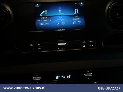 Mercedes-Benz Sprinter 315 CDI 150pk L3H2 Euro6 Airco | Camera | Apple Carplay | Cruisecontrol | Chauffeursstoel Android Auto, Stoelverwarming, Bijrijdersbank foto 17
