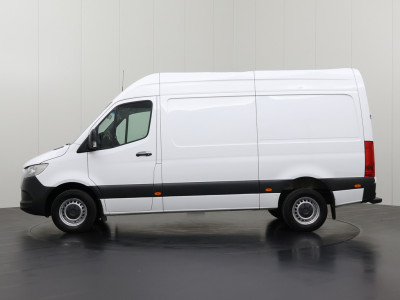 Mercedes-Benz Sprinter 315CDI Automaat L2H2 | 3500Kg Trekgewicht | Navigatie | Camera | Airco | Cruise | 3-Zits foto 12