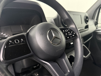 Mercedes-Benz Sprinter 315CDI Automaat L2H2 | Trekhaak | Multimedia | Camera | Airco | 3-Zits foto 17