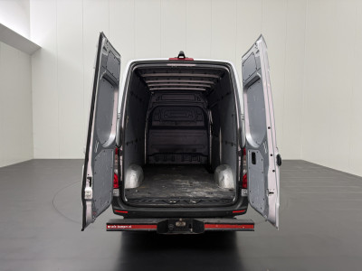 Mercedes-Benz Sprinter 315CDI Automaat L2H2 | Trekhaak | Multimedia | Camera | Airco | 3-Zits foto 4