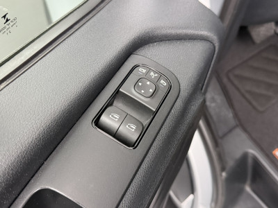 Mercedes-Benz Sprinter 315CDI Automaat L2H2 | Trekhaak | Multimedia | Camera | Airco | 3-Zits foto 9