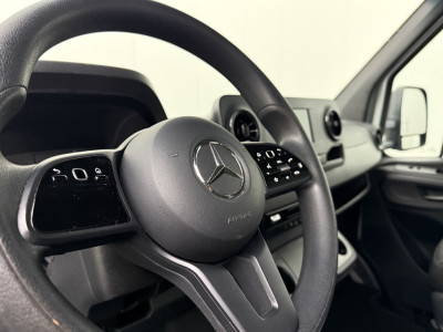 Mercedes-Benz Sprinter 315CDi Automaat Bakwagen+Laadklep | Laadvermogen 1003 Kg | Dakspoiler | Airco | Zijdeur | Multimedia foto 16